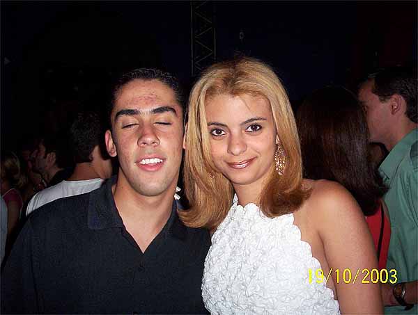 L chadapo com a namorada Carol