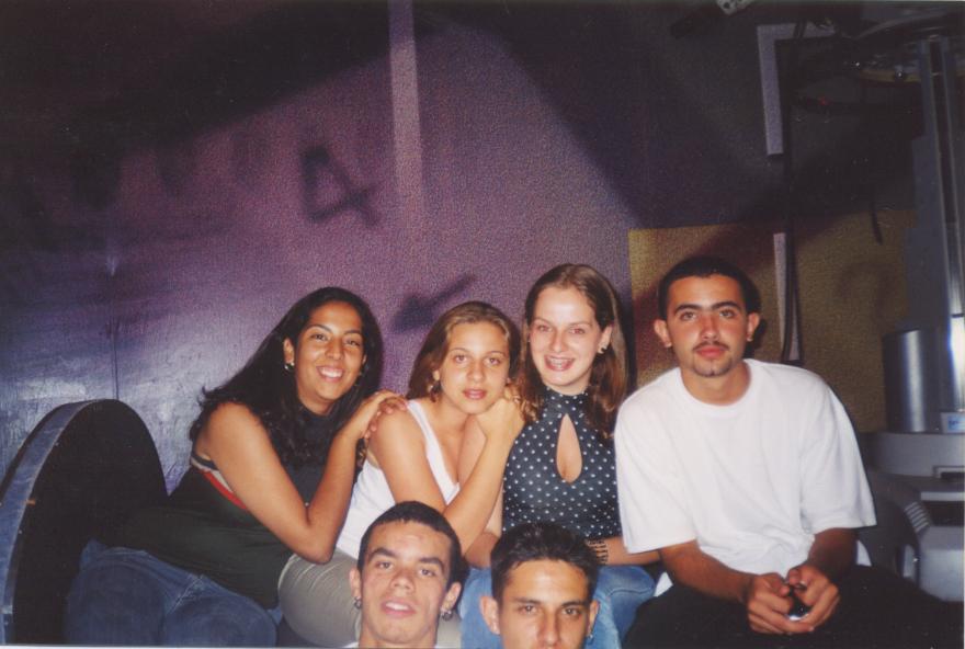 Nathlia, Van,Andreza,Henrique,Beto e Goiaba.... faz tempo hein...