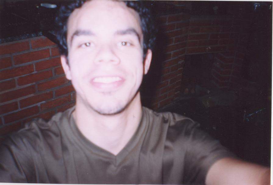 Beto.... todo filme tem uma foto dele...(e ele ainda acha isso bonito)