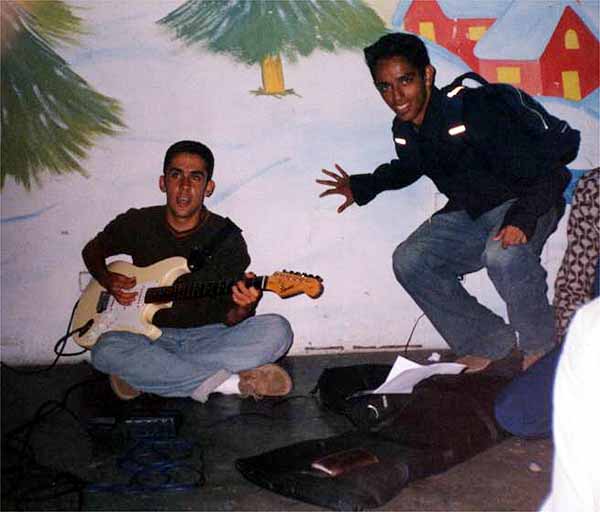 L dando uma de msico